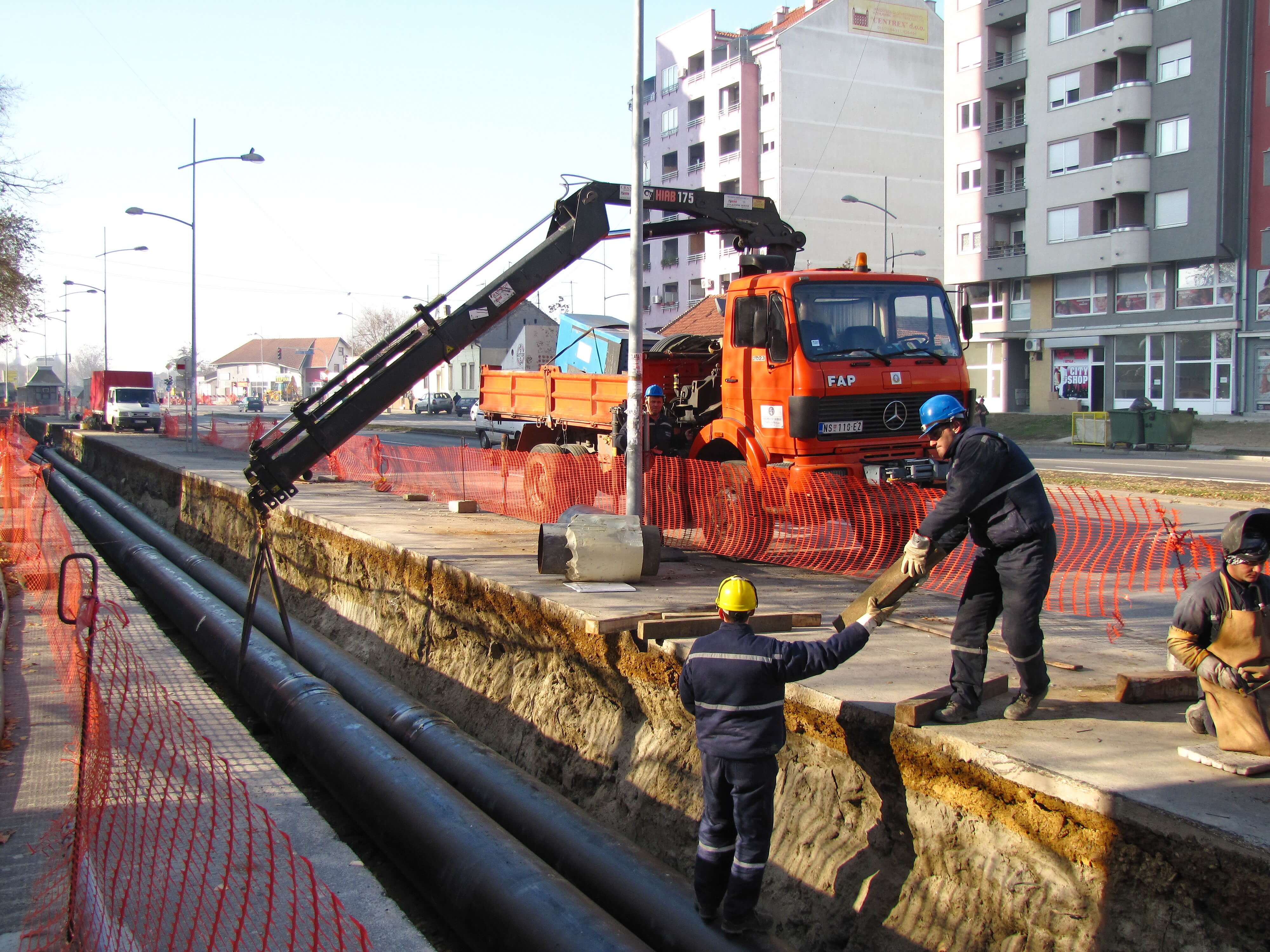 Izgradnja vrelovoda na bul.Cara Lazara i bul.Evrope u Novom Sadu DN 450/300/200